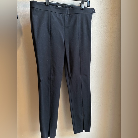 Babaton High-Rise Cigarette Pant w/Split Front Hem. Size 6. Color Black. - Picture 5 of 10